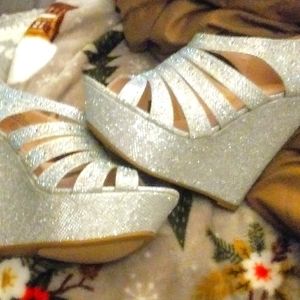Silver & diamond wedges